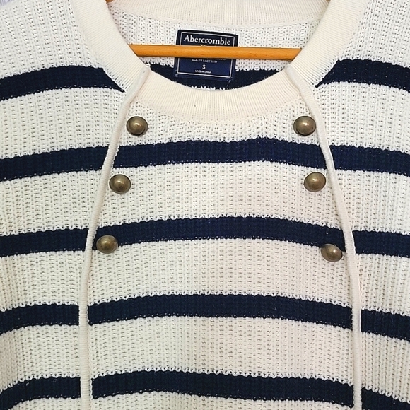 Abercrombie & Fitch Striped Sweater with buttons - Picture 2 of 7